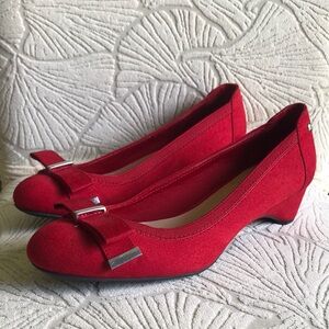 Dana Buchman Elegant Red Women's Shoes